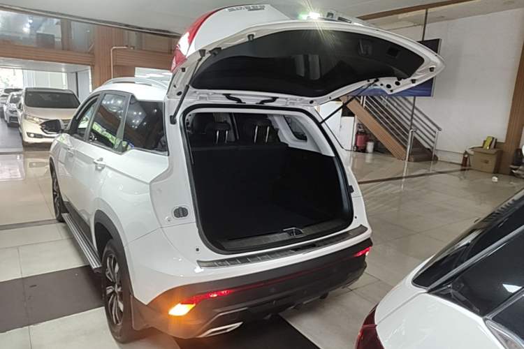 Used Baojun 530 2018 1.5T DCT Flagship Version China V Emission Standard Trunk