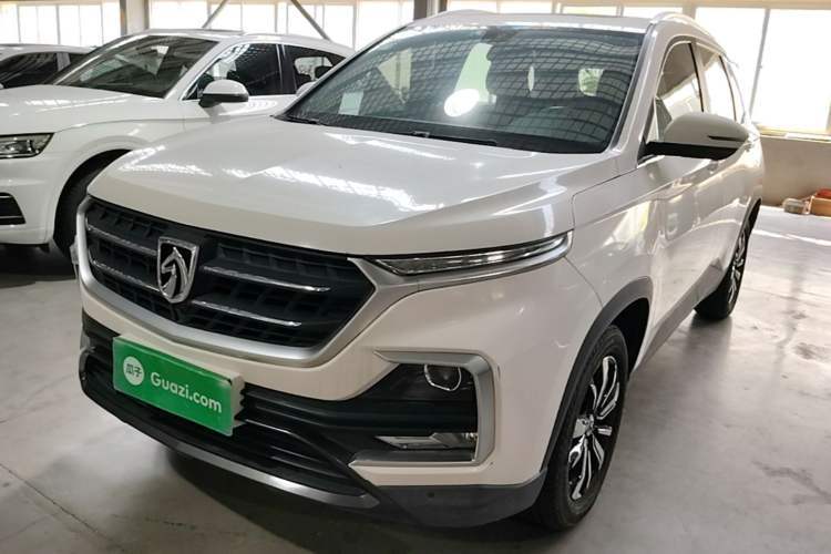 Baojun 530 2018 1.5T Manual Prestige Version China V usado Guazi used car, China used car export, Used car for sale, Used cars, Cheapest cars for sale
