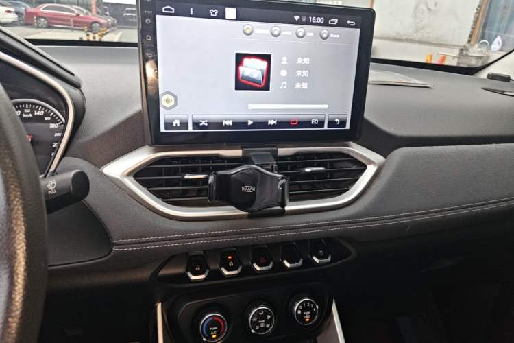 Used Baojun 530 2019 1.5T CVT Elite Version China V Audio And AC Panel