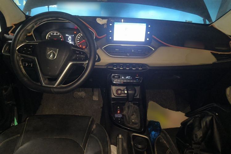 Used Baojun 530 2019 1.5T CVT Luxury Model 7 Seats China V Emission Standard Center Console