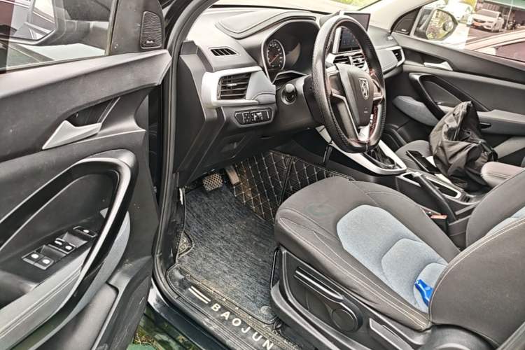 Used Baojun 530 2019 1.5T CVT Elite Model 7 Seats China V Emission Standard Driver Seat