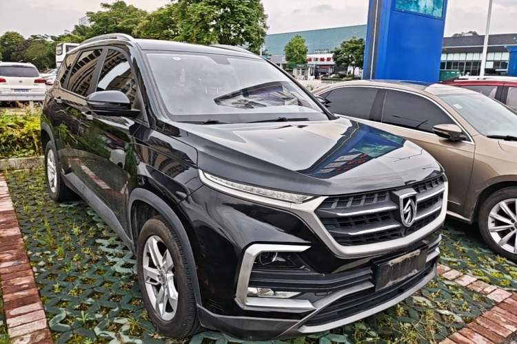 Used Baojun 530 2019 1.5T CVT Elite Model 7 Seats China V Emission Standard Front Right 45 Deg