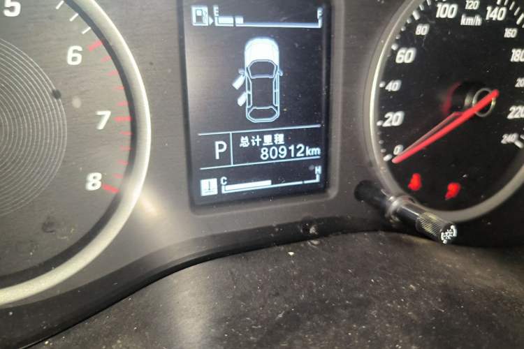 Used Baojun 530 2019 1.5T CVT Luxury Model 7 Seats China V Emission Standard Odometer Close Up