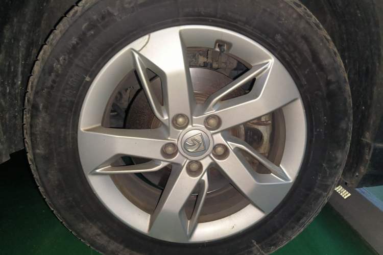 Used Baojun 530 2019 1.5T CVT Luxury Model 7 Seats China V Emission Standard Right Front Wheel Hub