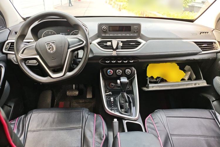 Used Baojun 530 2019 1.5T CVT Elite Model 7 Seats China VI Emission Standard Center Console
