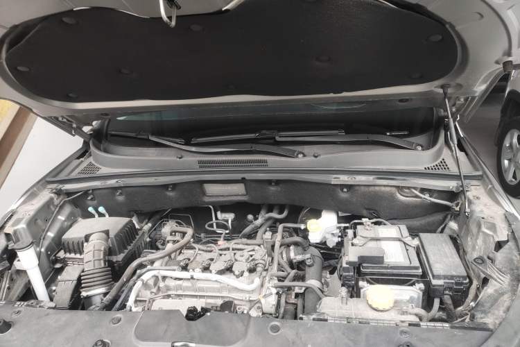 Used Baojun 530 2019 1.5T CVT Luxury Model China V Engine Bay