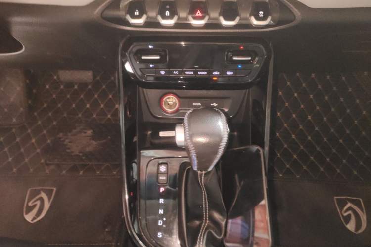 Used Baojun 530 2019 1.5T CVT Luxury Model China V Gear Lever