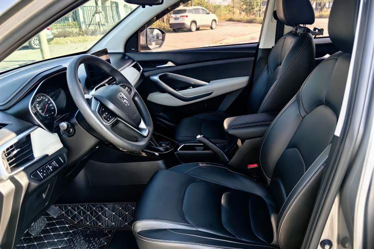 Used Baojun 530 2019 1.5T CVT Luxury Model China V Interior 5