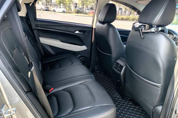 Used Baojun 530 2019 1.5T CVT Luxury Model China V Interior 8