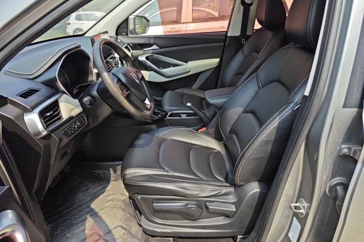 Used Baojun 530 2019 1.5T CVT Luxury Model 7 Seats China V Emission Standard Left Front Seat