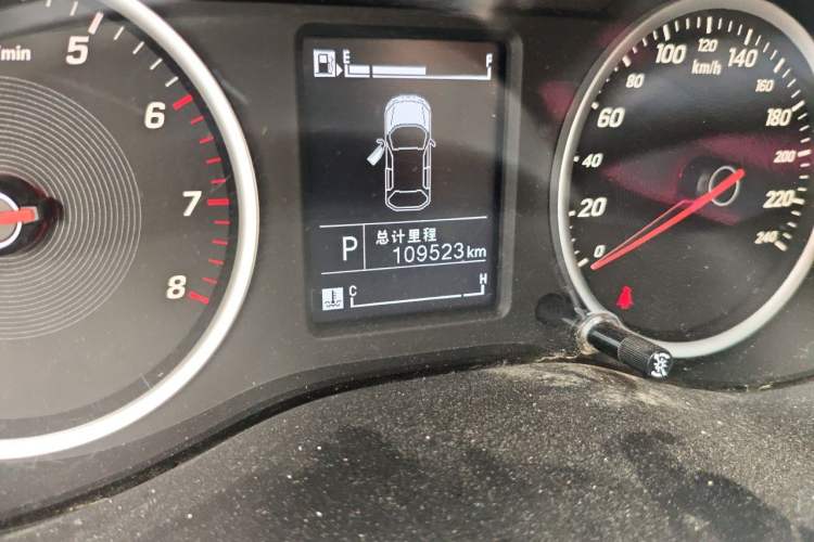 Used Baojun 530 2019 1.5T CVT Elite Model 7 Seats China VI Emission Standard Odometer Close Up