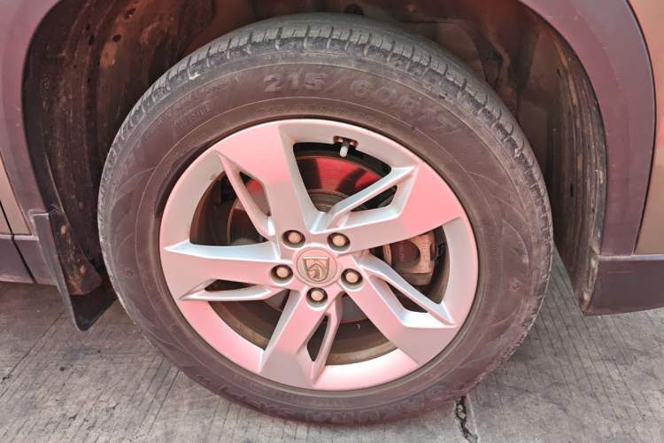 Used Baojun 530 2019 1.5T CVT Elite Model 7 Seats China VI Emission Standard Right Front Wheel Hub