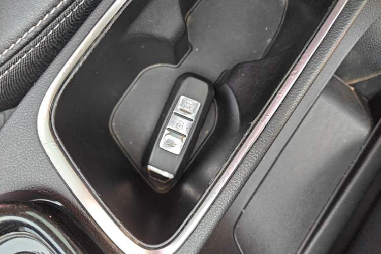 Used Baojun 530 2019 1.5T CVT Luxury Model 7 Seats China V Emission Standard Vehicle Key