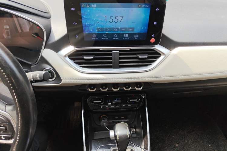 Used Baojun 530 2019 1.5T CVT Prestige Version National V Audio And AC Panel