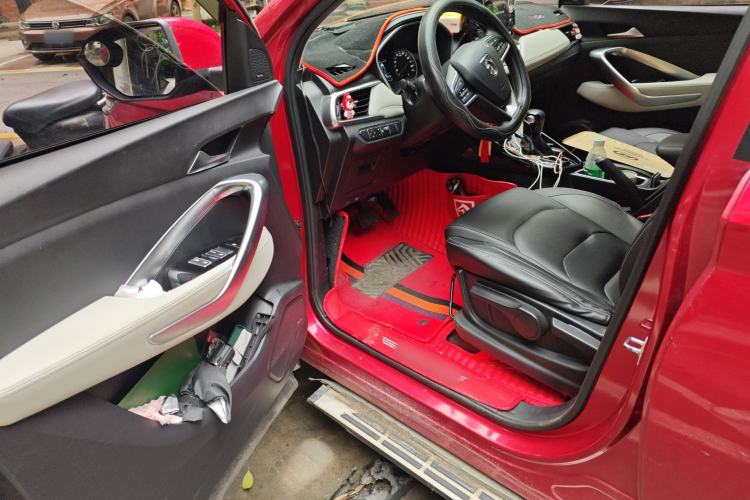 Used Baojun 530 2019 1.5T CVT Luxury Model 7 Seats China V Emission Standard Driver Seat