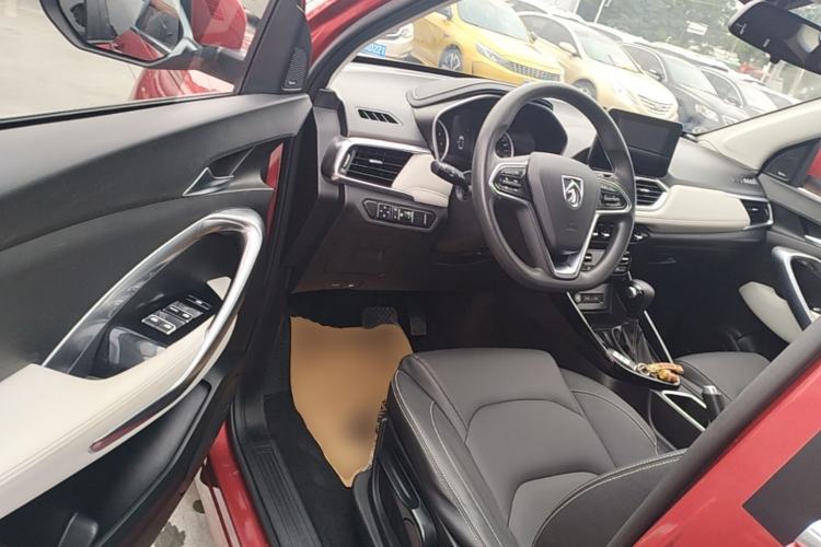 Used Baojun 530 2019 1.5T CVT Luxury Model 7 Seats China V Emission Standard Driver Seat
