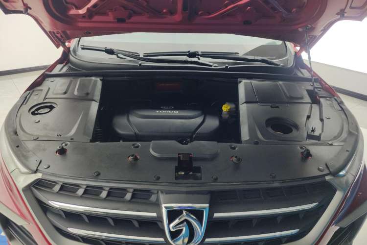 Used Baojun 530 2019 1.5T CVT Elite Model 7 Seats China V Emission Standard Engine Bay