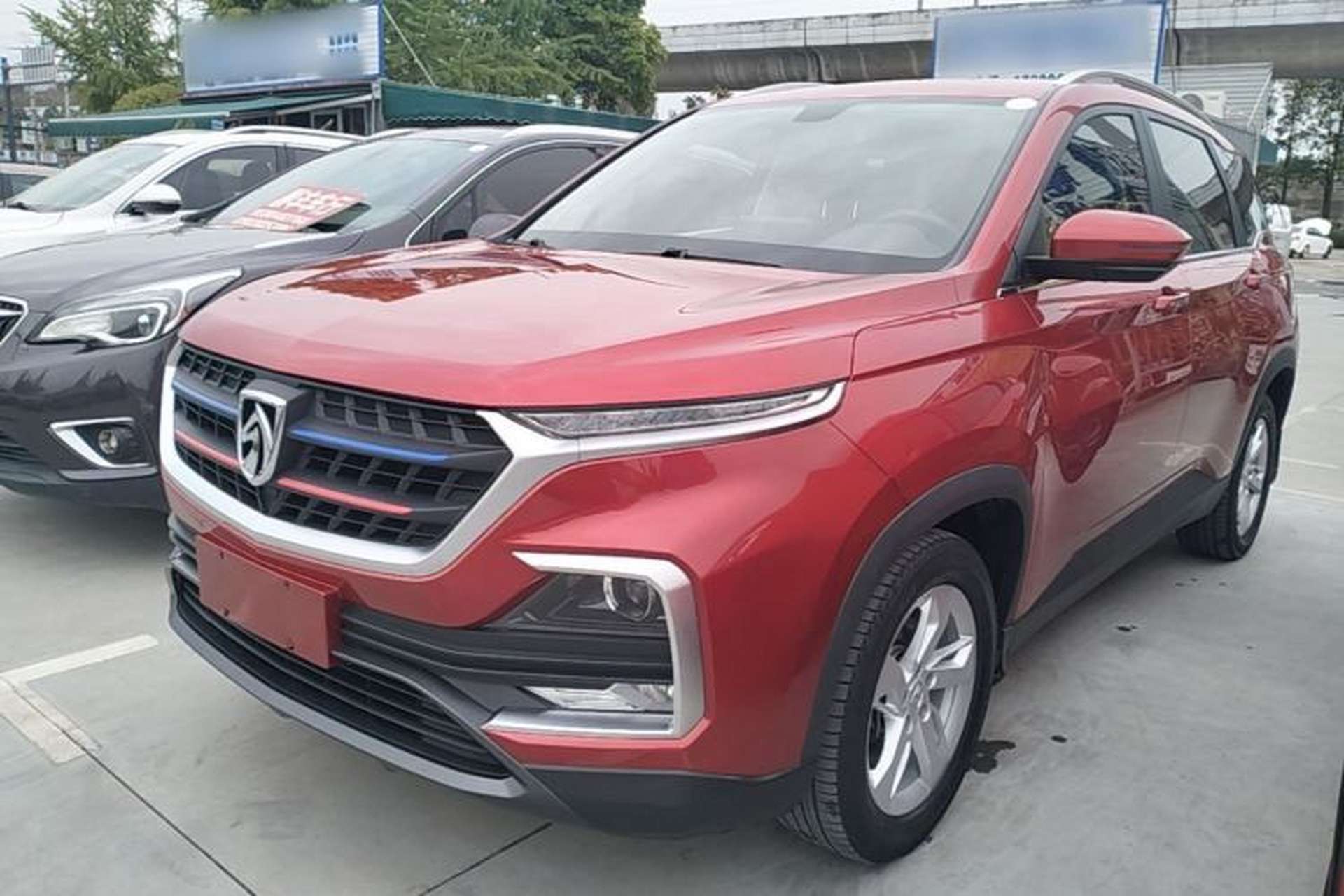 Used Baojun 530 2019 1.5T CVT Luxury Model 7 Seats China V Emission Standard Front Left 45 Deg