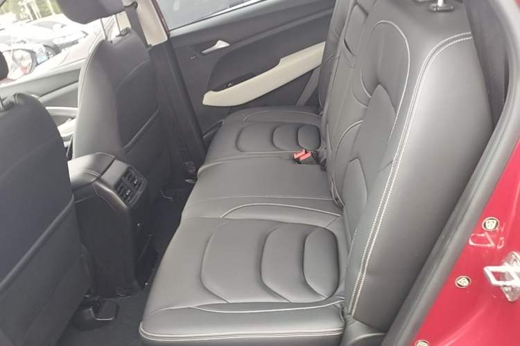 Used Baojun 530 2019 1.5T CVT Luxury Model 7 Seats China V Emission Standard Left Rear Seat