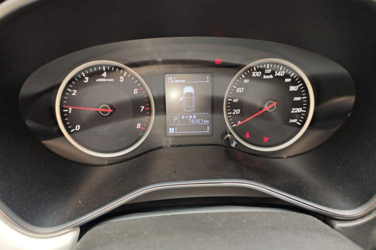 Used Baojun 530 2019 1.5T CVT Luxury Model 7 Seats China V Emission Standard Odometer Close Up