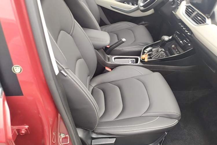 Used Baojun 530 2019 1.5T CVT Luxury Model 7 Seats China V Emission Standard Right Front Seat