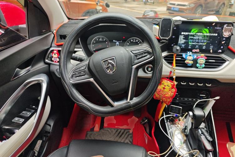 Used Baojun 530 2019 1.5T CVT Luxury Model 7 Seats China V Emission Standard Steering Wheel
