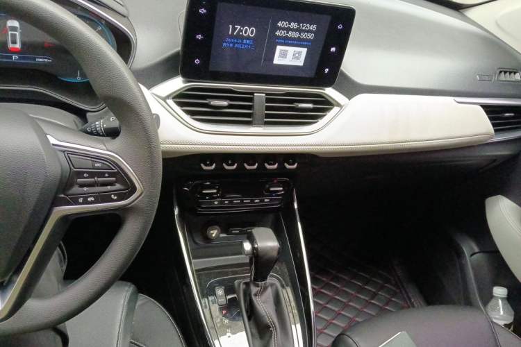 Used Baojun 530 2019 1.5T CVT Prestige Version National V Audio And AC Panel