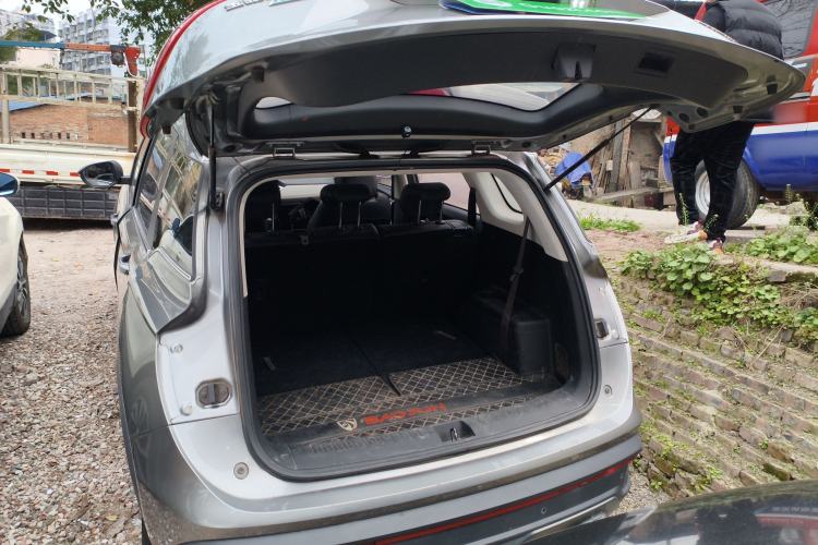Used Baojun 530 2019 1.5T CVT Luxury Model 7 Seats China V Emission Standard Trunk