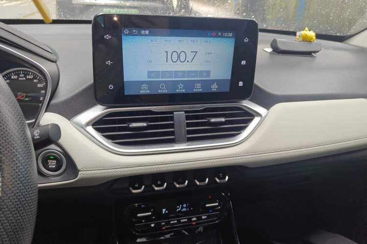 Used Baojun 530 2019 1.5T CVT Luxury 7-seater China VI Audio And AC Panel