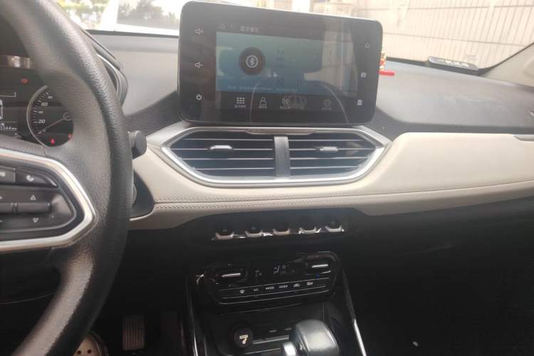 Used Baojun 530 2019 1.5T CVT Luxury Model China VI Emission Standard Audio And AC Panel