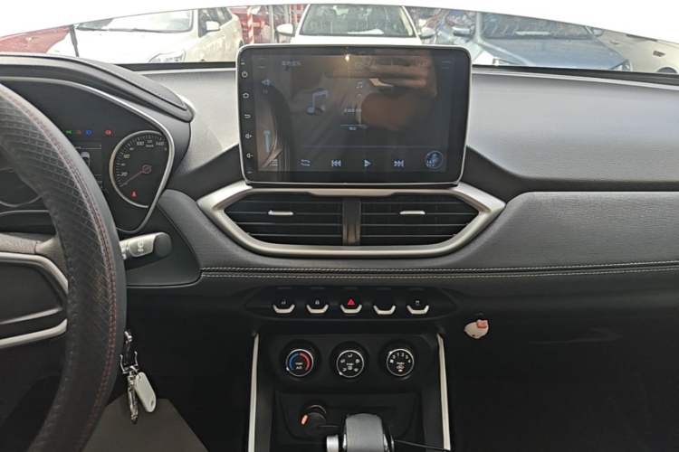 Used Baojun 530 2019 1.5T CVT Elite Version China V Audio And AC Panel