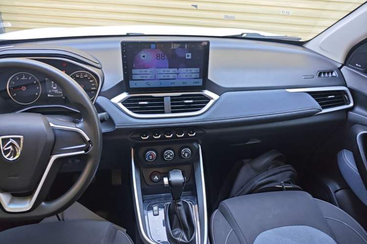 Used Baojun 530 2019 1.5T CVT Elite Version China V Audio And AC Panel