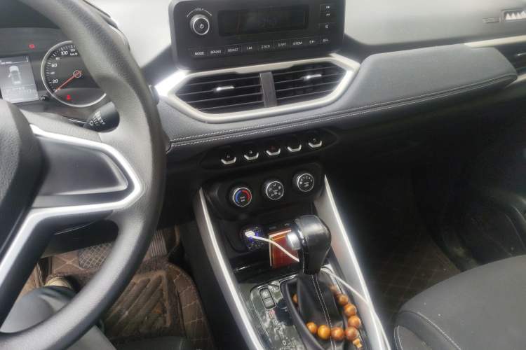 Used Baojun 530 2019 1.5T CVT Elite Model 7 Seats China V Emission Standard Audio And AC Panel