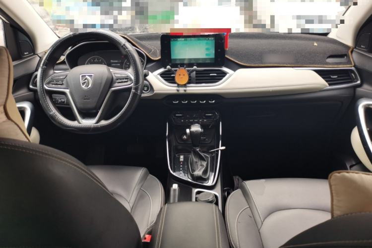 Used Baojun 530 2019 1.5T CVT Luxury Model China V Center Console