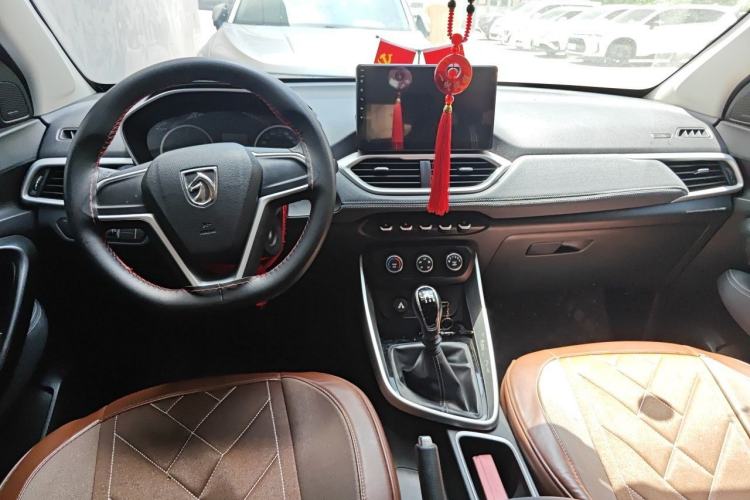 Used Baojun 530 2019 1.5T Manual Comfort Version 7 Seats China V Emission Standard Center Console