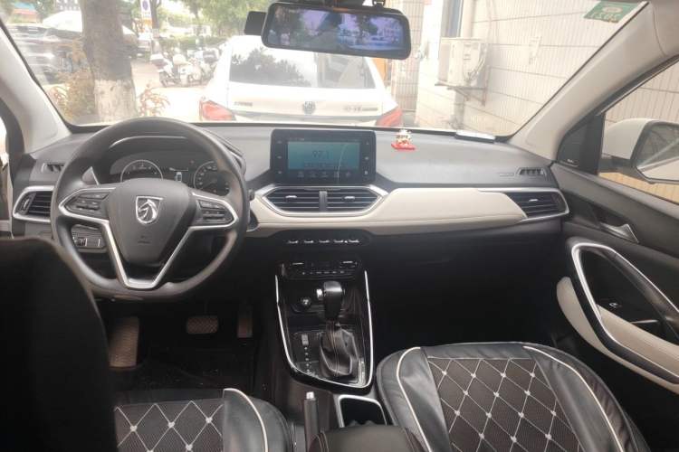 Used Baojun 530 2019 1.5T CVT Luxury Model China VI Emission Standard Center Console