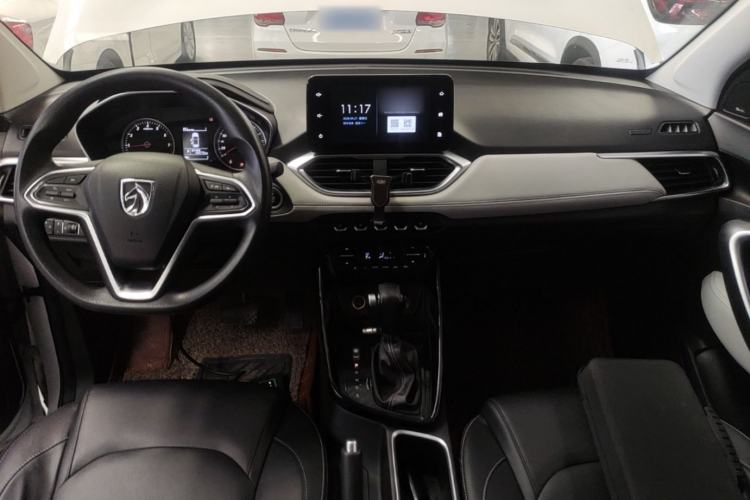 Used Baojun 530 2019 1.5T CVT Luxury Model 7 Seats China V Emission Standard Center Console