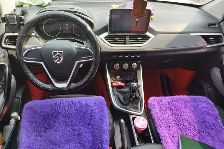 Used Baojun 530 2019 1.5T Manual Comfort Version 7 Seats China V Emission Standard Center Console