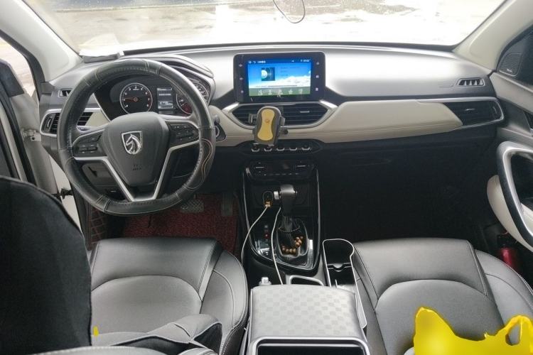 Used Baojun 530 2019 1.5T CVT Luxury 7-seater China VI Center Console