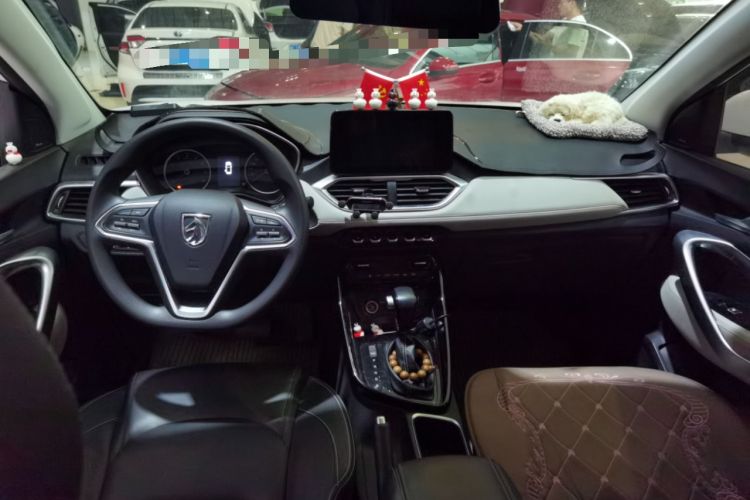 Used Baojun 530 2019 1.5T CVT Luxury Model 7 Seats China V Emission Standard Center Console