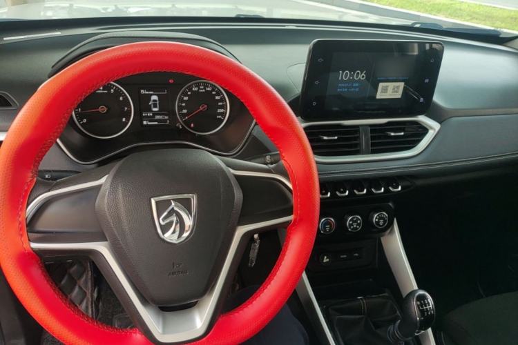 Used Baojun 530 2019 1.5T Manual Elite 7-seater China VI Center Console
