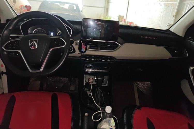 Used Baojun 530 2019 1.5T CVT Luxury Model 7 Seats China V Emission Standard Center Console