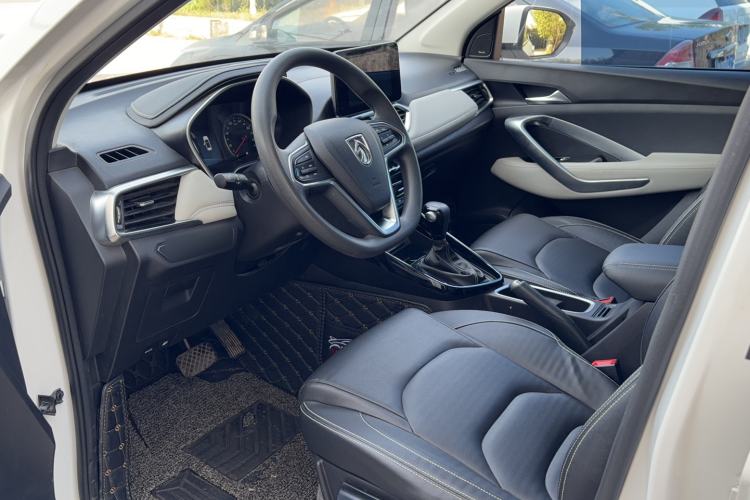 Used Baojun 530 2019 1.5T CVT Luxury Model China VI Emission Standard Center Console