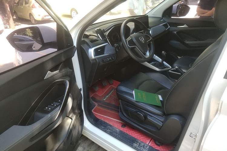 Used Baojun 530 2019 1.5T Manual Elite 7-seater National V Driver Seat