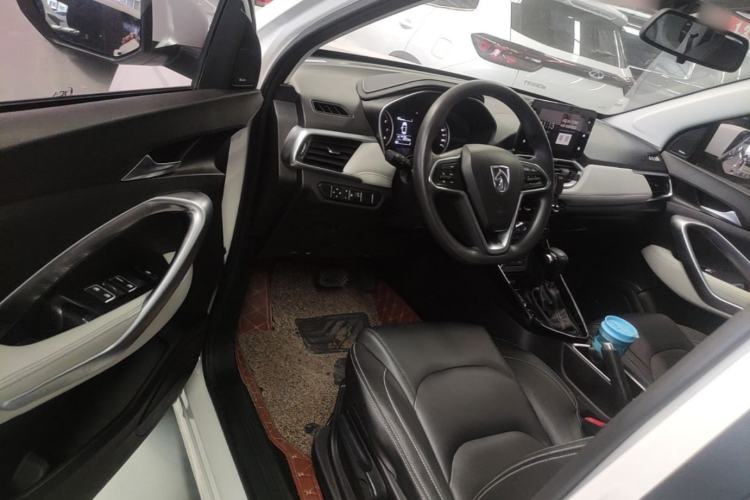 Used Baojun 530 2019 1.5T CVT Luxury Model 7 Seats China V Emission Standard Driver Seat