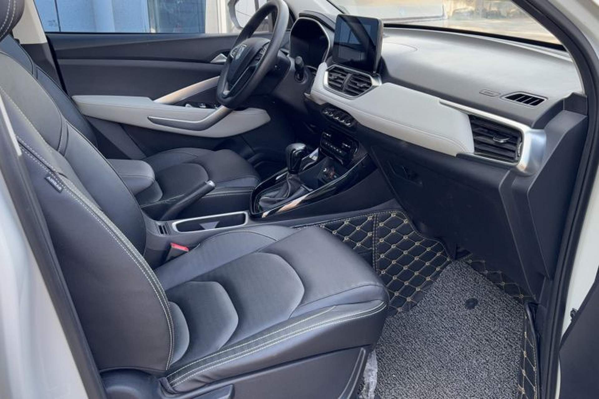 Used Baojun 530 2019 1.5T CVT Luxury Model China VI Emission Standard Driver Seat
