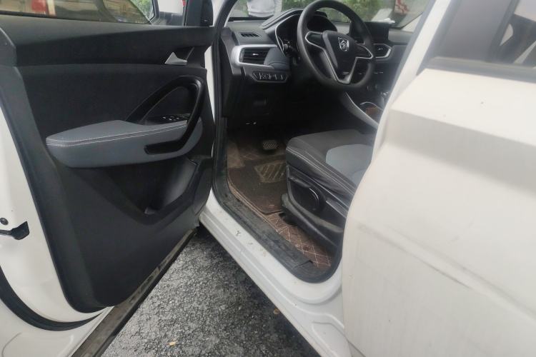 Used Baojun 530 2019 1.5T CVT Elite Model 7 Seats China V Emission Standard Driver Seat