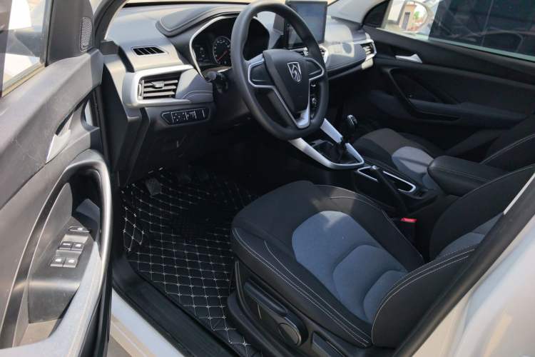 Used Baojun 530 2019 1.5T Manual Comfort Version China VI Driver Seat