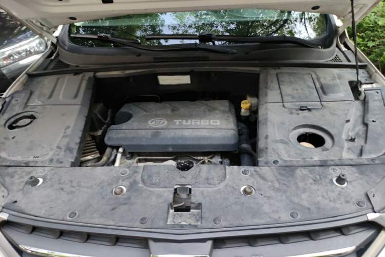 Used Baojun 530 2019 1.5T Manual Elite 7-seater National V Engine Bay