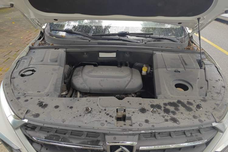 Used Baojun 530 2019 1.5T CVT Luxury 7-seater China VI Engine Bay